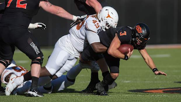 Brett Rojo - Spencer Sanders_Texas_OklahomaState_Oct31_376